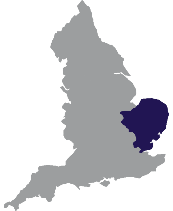 Landkaart Engeland grijs met regio East of England donkerblauw op transparante achtergrond - 600 * 733 pixels